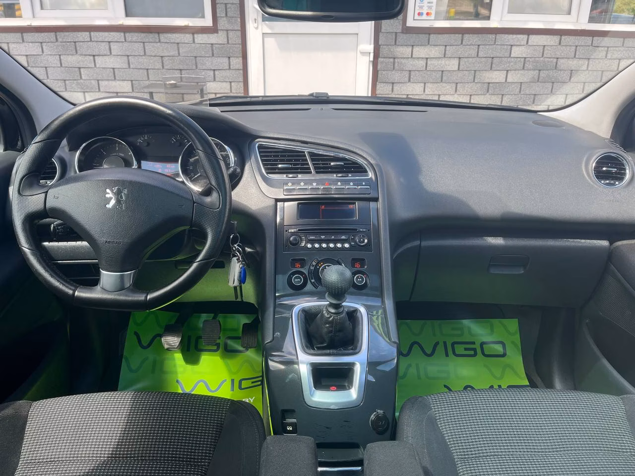 Peugeot 5008 фото 16