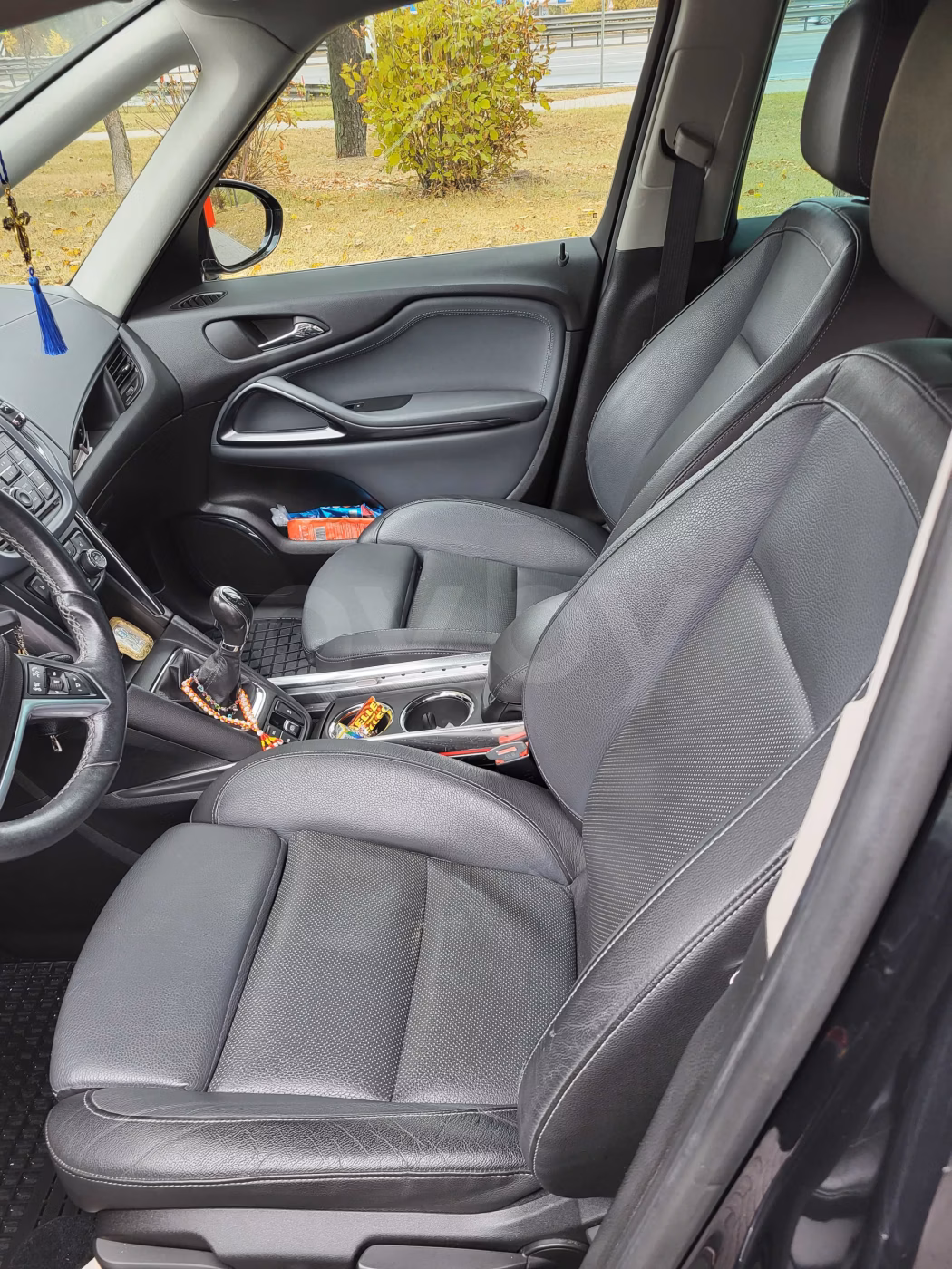 Opel Zafira фото 8