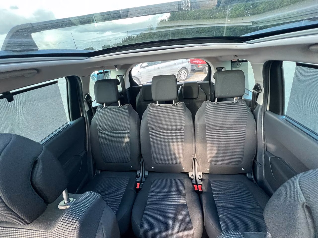 Peugeot 5008 фото 11
