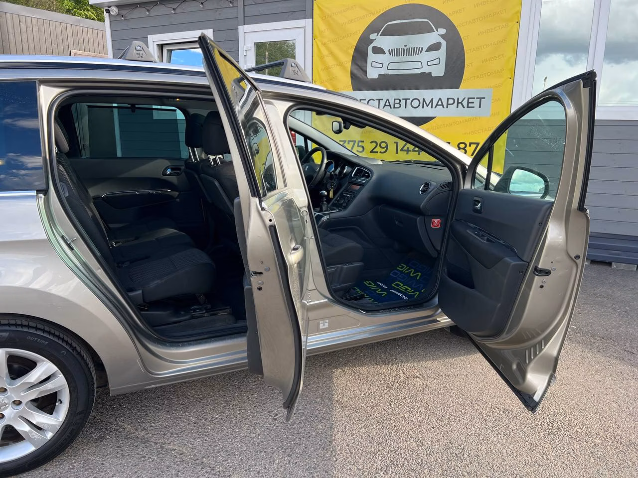 Peugeot 5008 фото 18