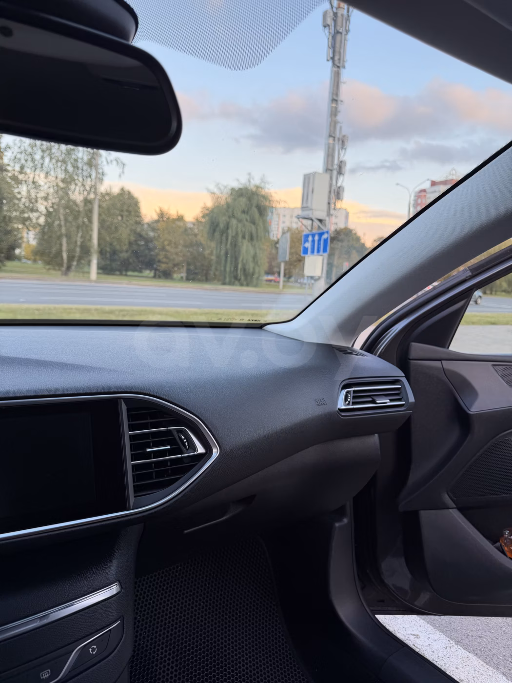Peugeot 308 фото 12