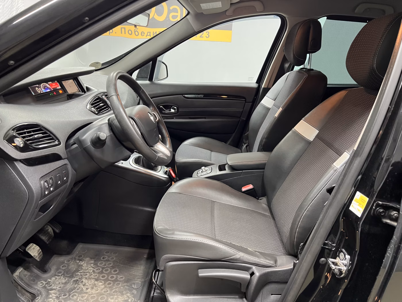 Renault Scenic фото 8