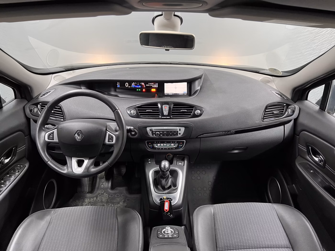 Renault Scenic фото 15