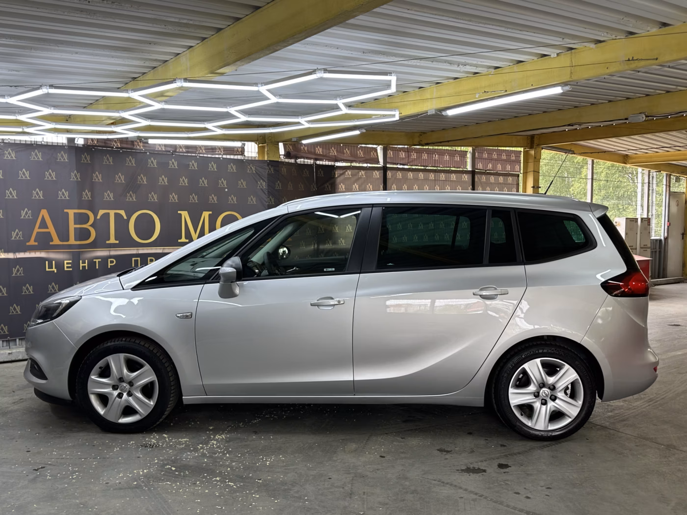 Opel Zafira фото 5
