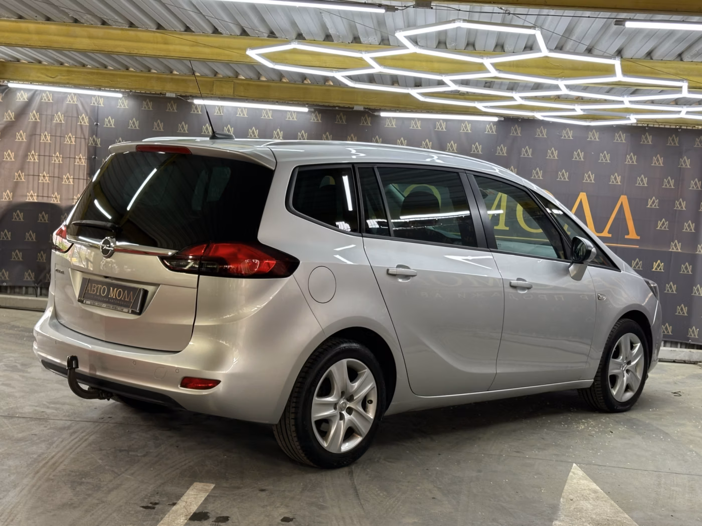 Opel Zafira фото 8