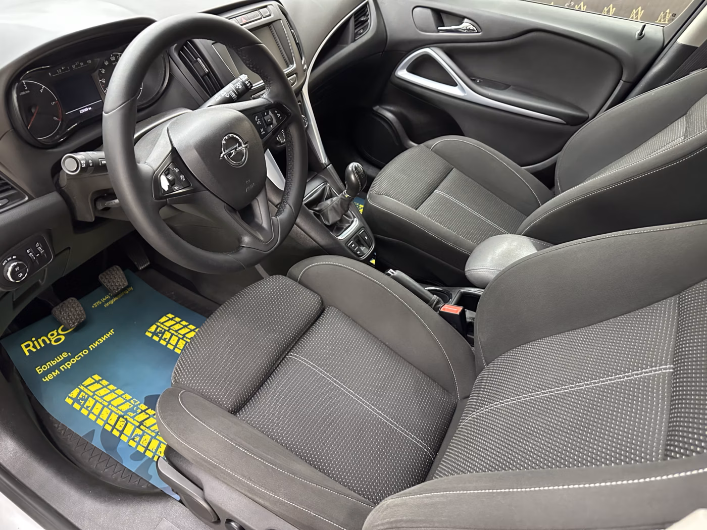 Opel Zafira фото 20