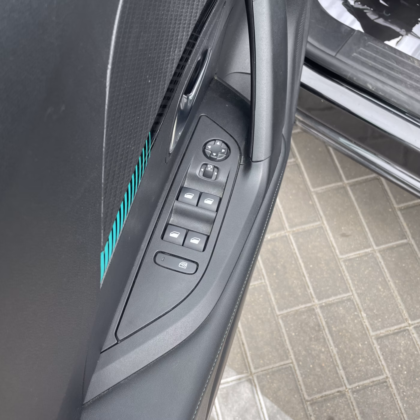 Peugeot 2008 фото 10