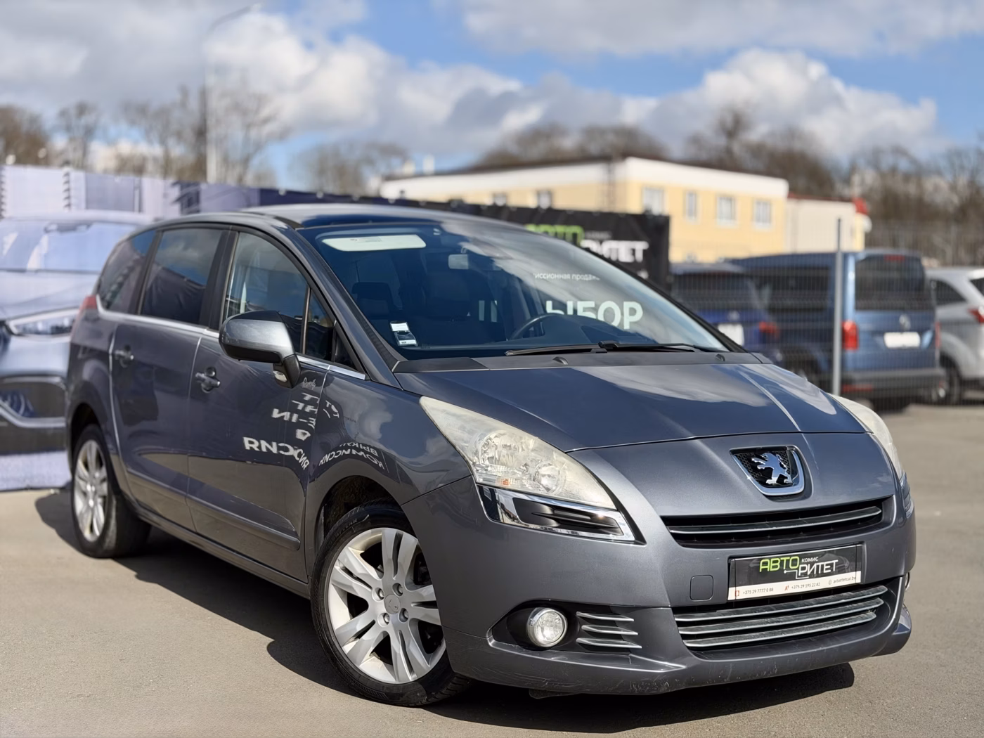 Peugeot 5008 фото 5