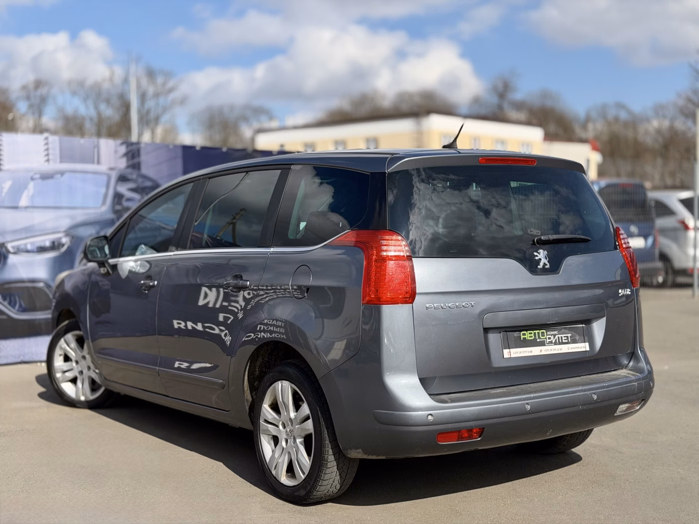 Peugeot 5008 фото 9