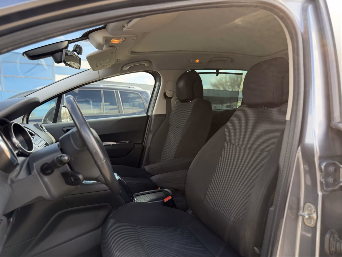 Peugeot 5008 фото 13
