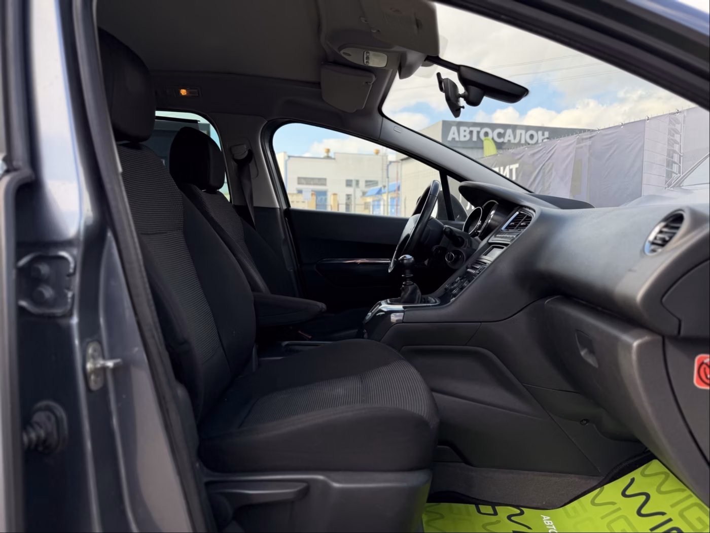 Peugeot 5008 фото 18