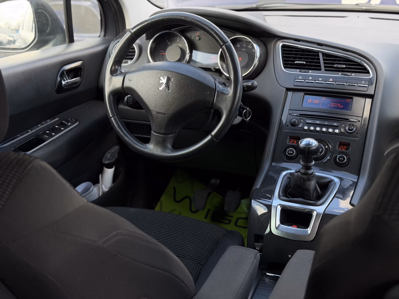 Peugeot 5008 фото 19