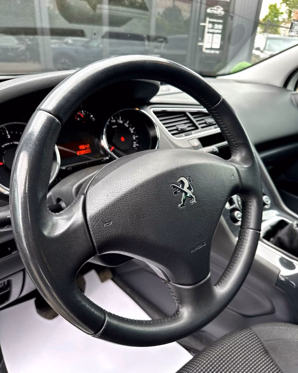 Peugeot 5008 фото 16