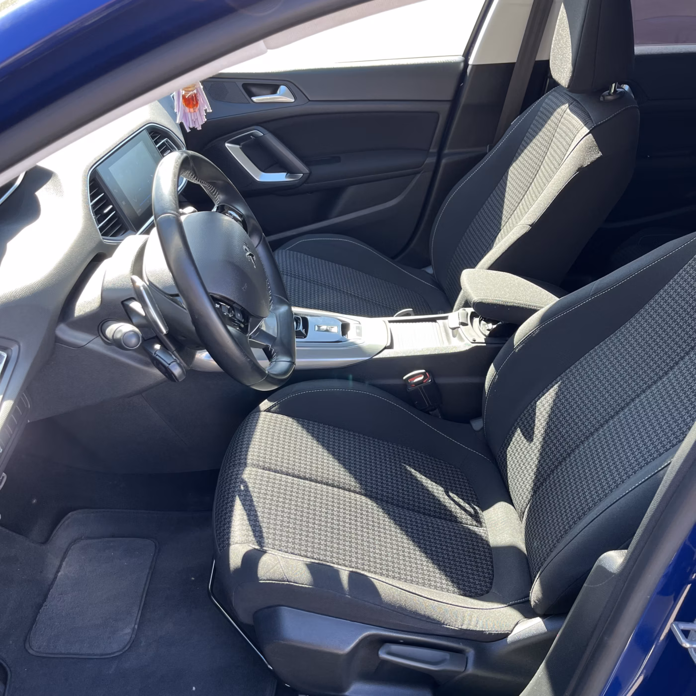 Peugeot 308 фото 9