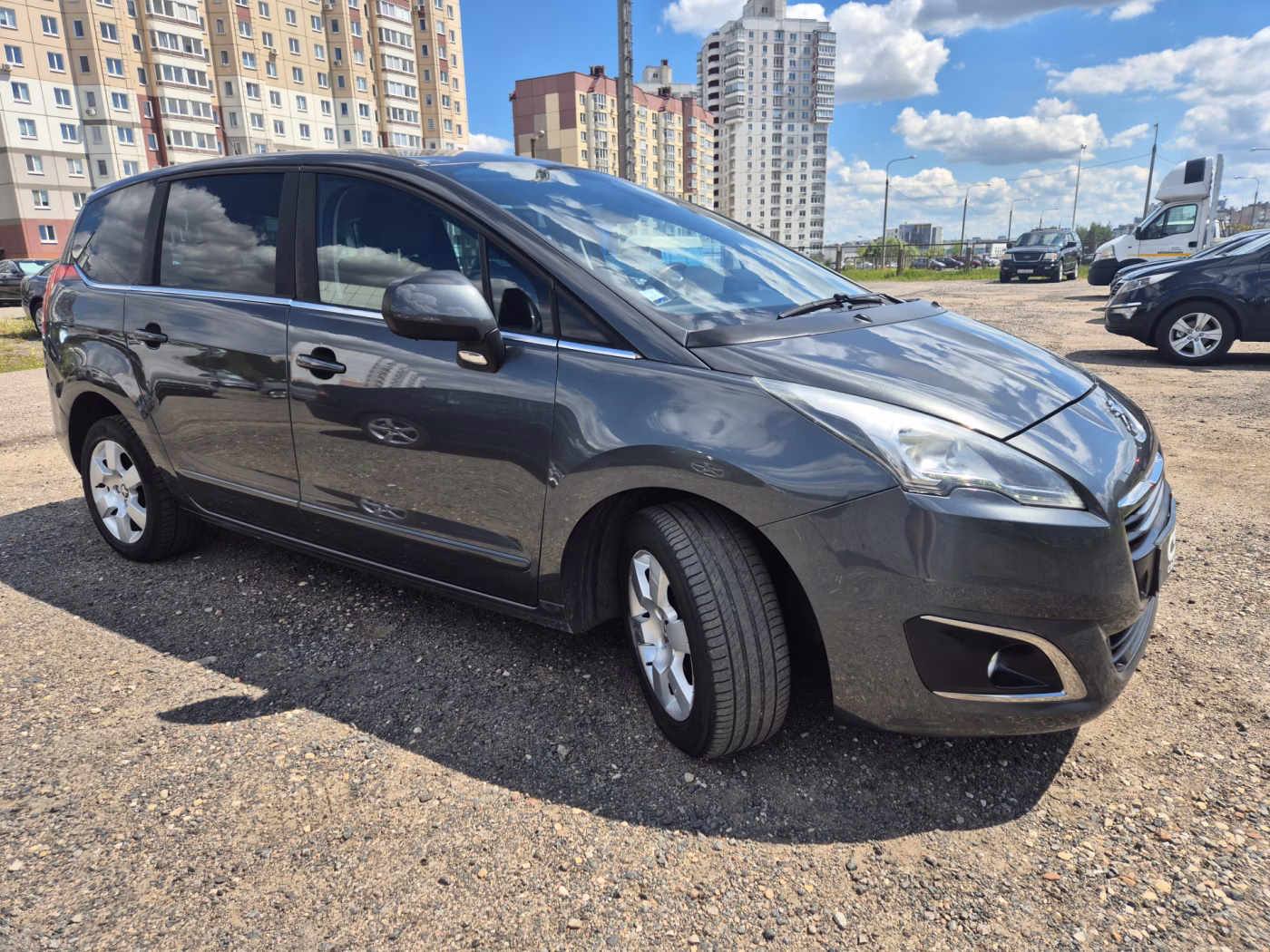 Peugeot 5008 фото 2
