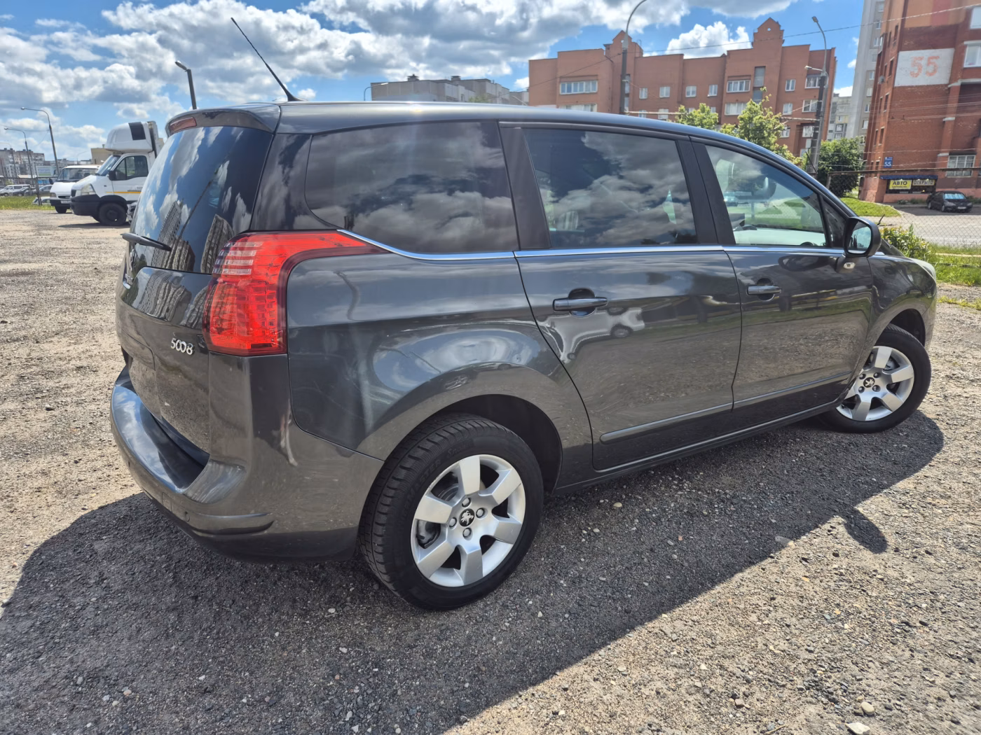 Peugeot 5008 фото 3