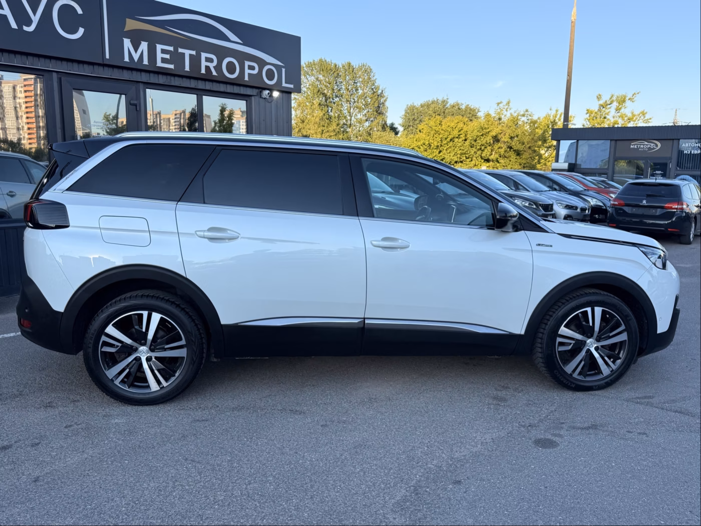 Peugeot 5008 фото 9