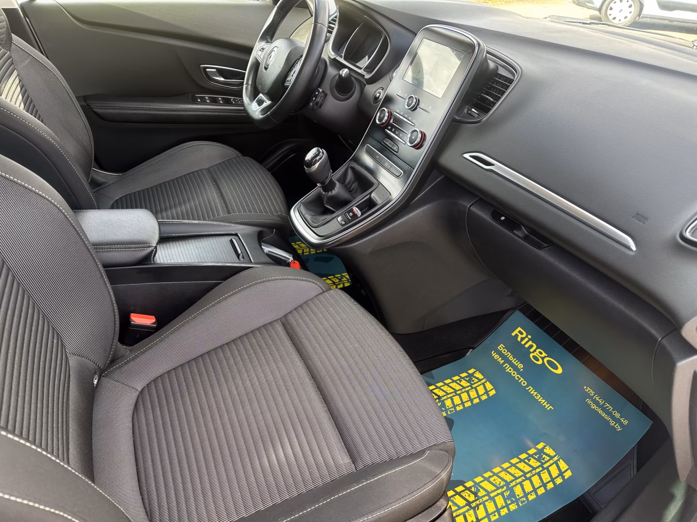 Renault Scenic фото 12