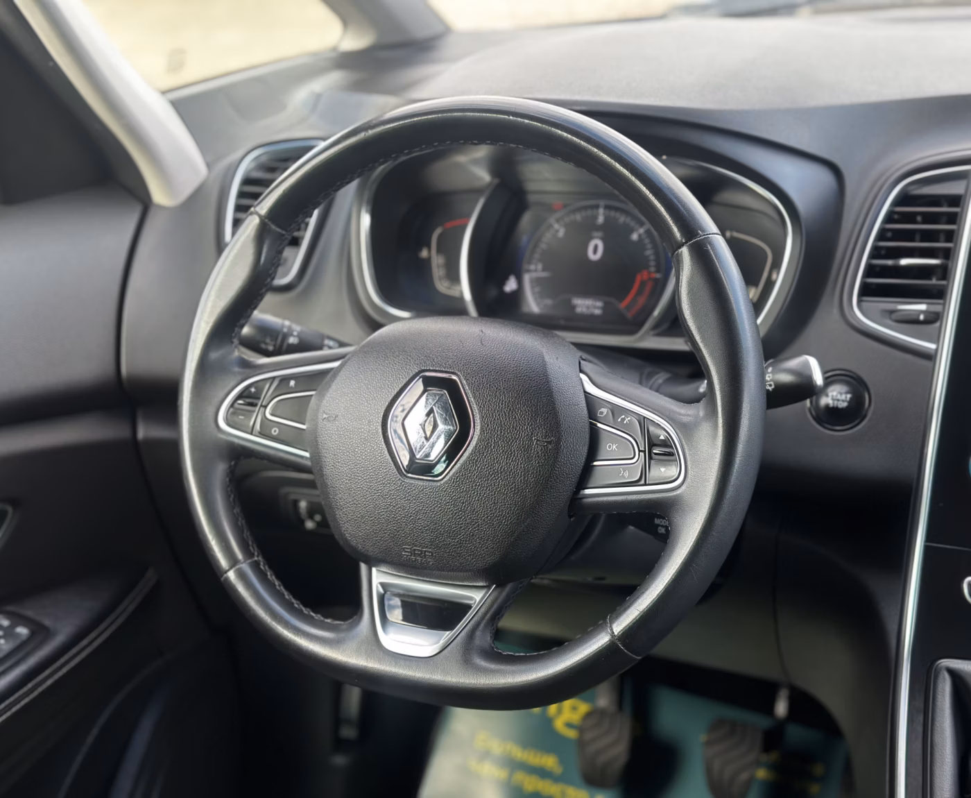 Renault Scenic фото 14
