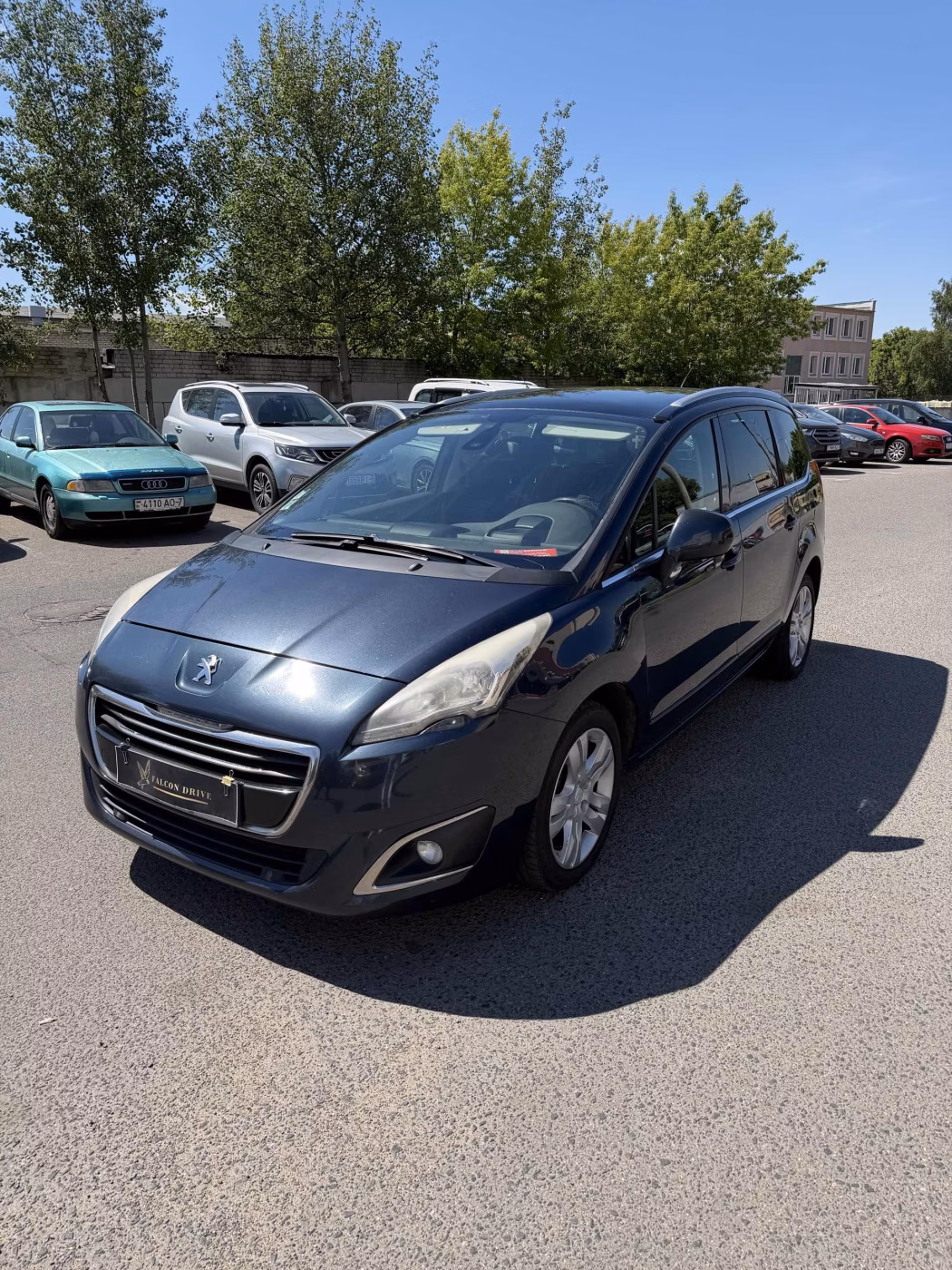 Peugeot 5008 фото 3