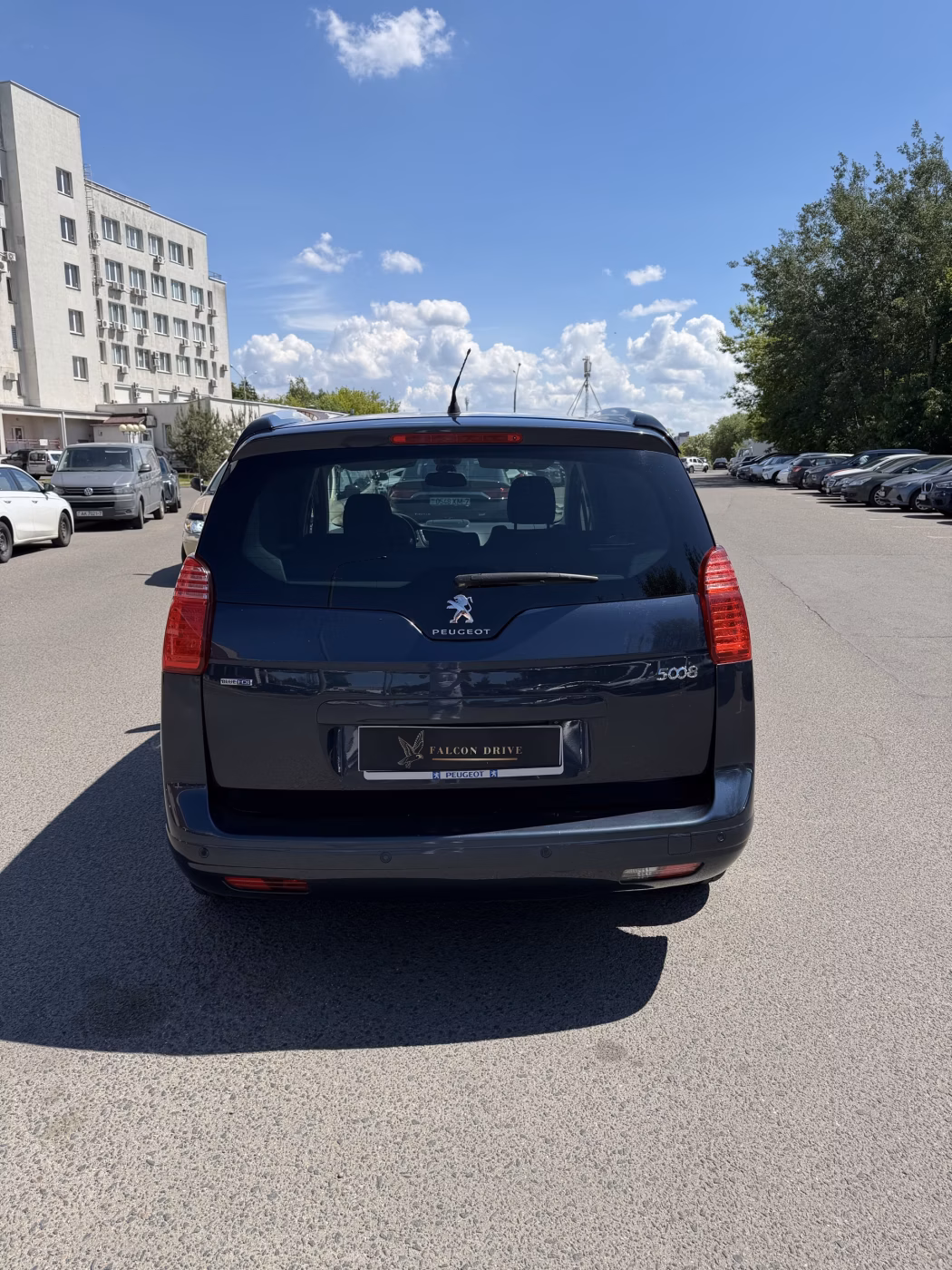Peugeot 5008 фото 6