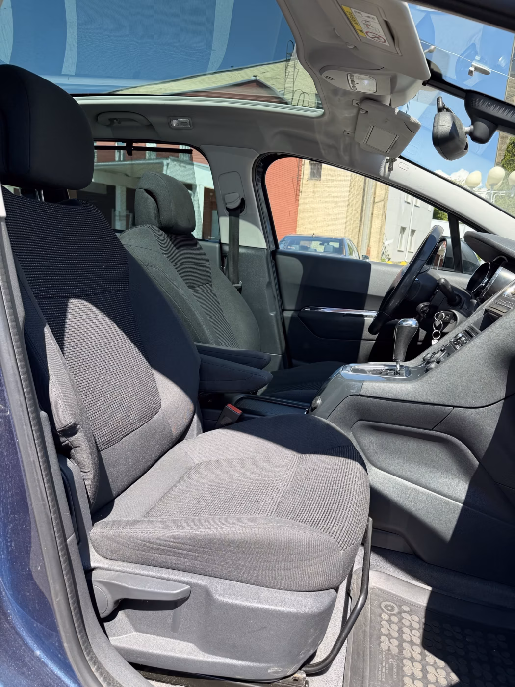 Peugeot 5008 фото 9