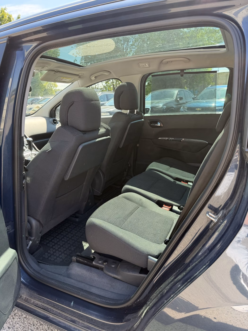 Peugeot 5008 фото 15