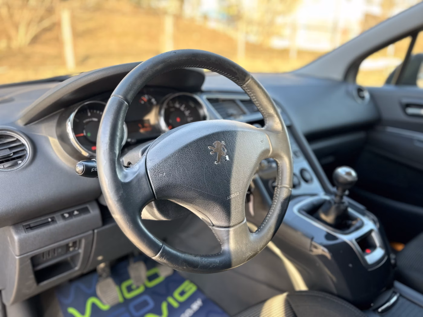 Peugeot 5008 фото 9