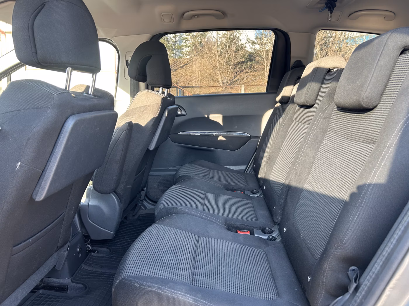 Peugeot 5008 фото 11
