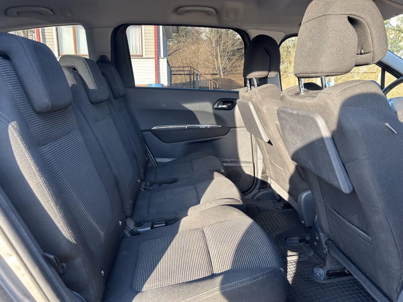 Peugeot 5008 фото 12