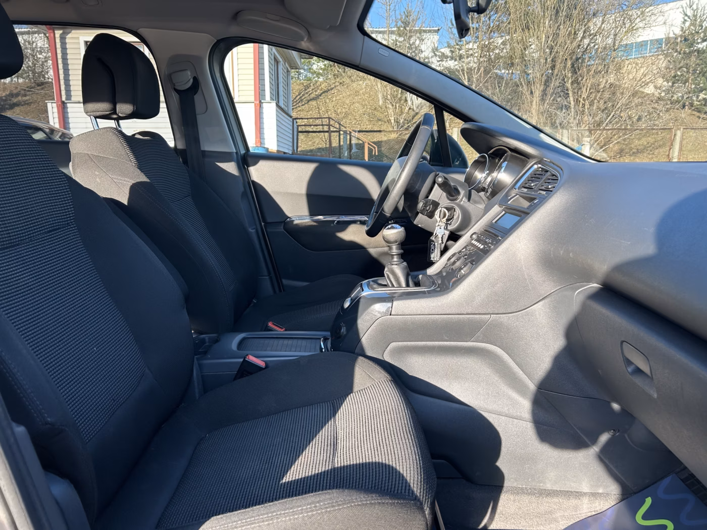 Peugeot 5008 фото 13