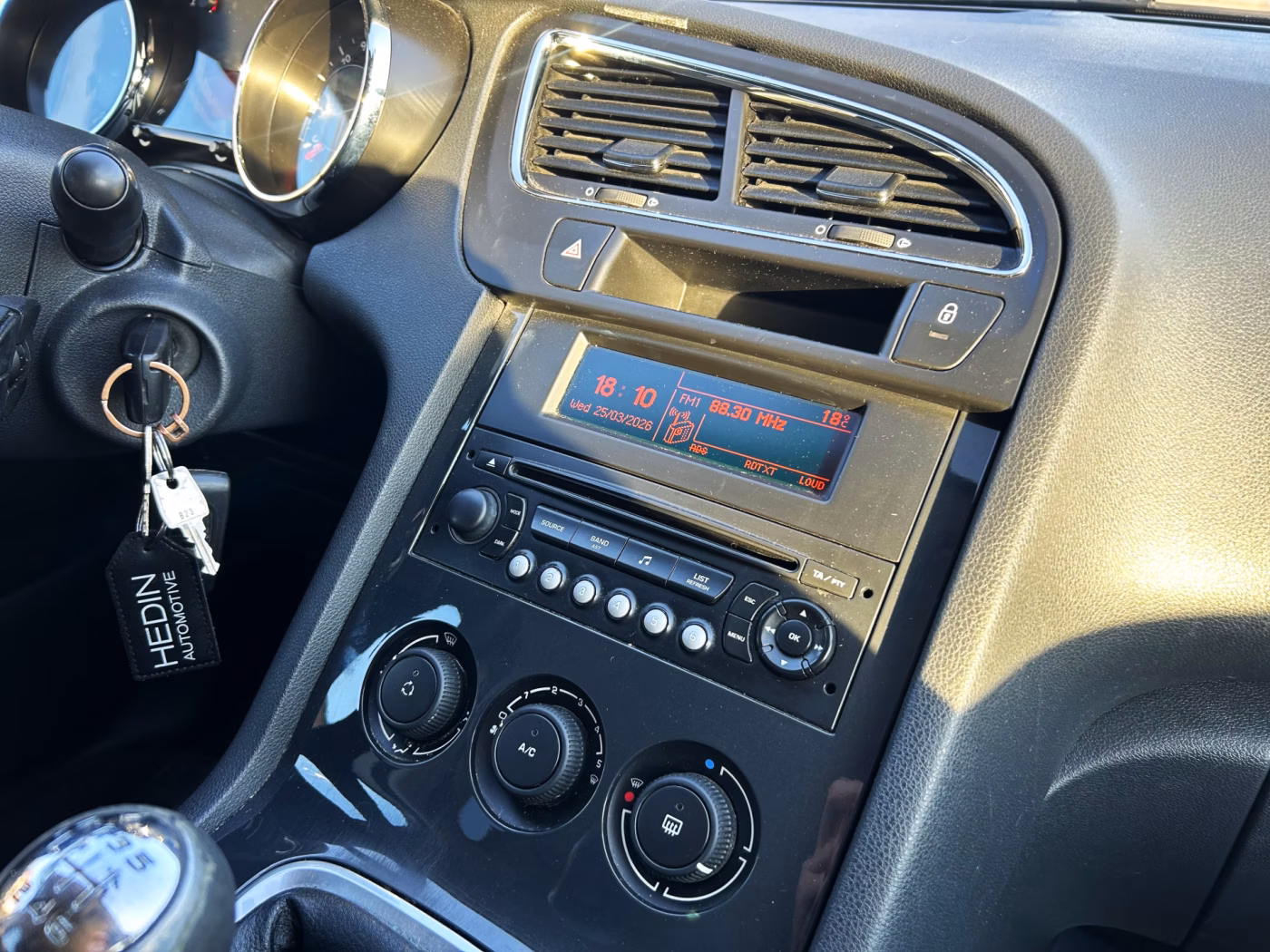 Peugeot 5008 фото 16