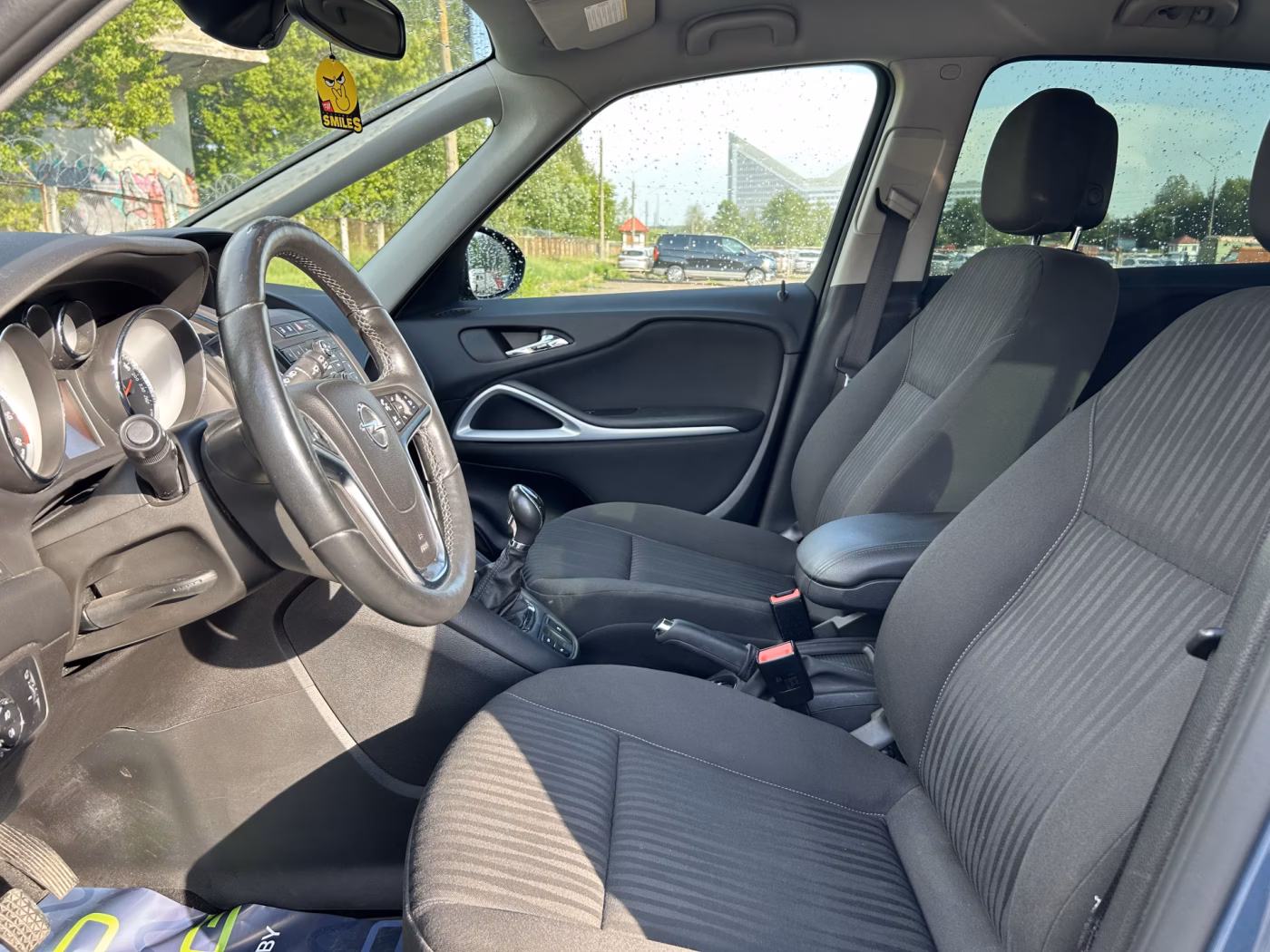 Opel Zafira фото 10