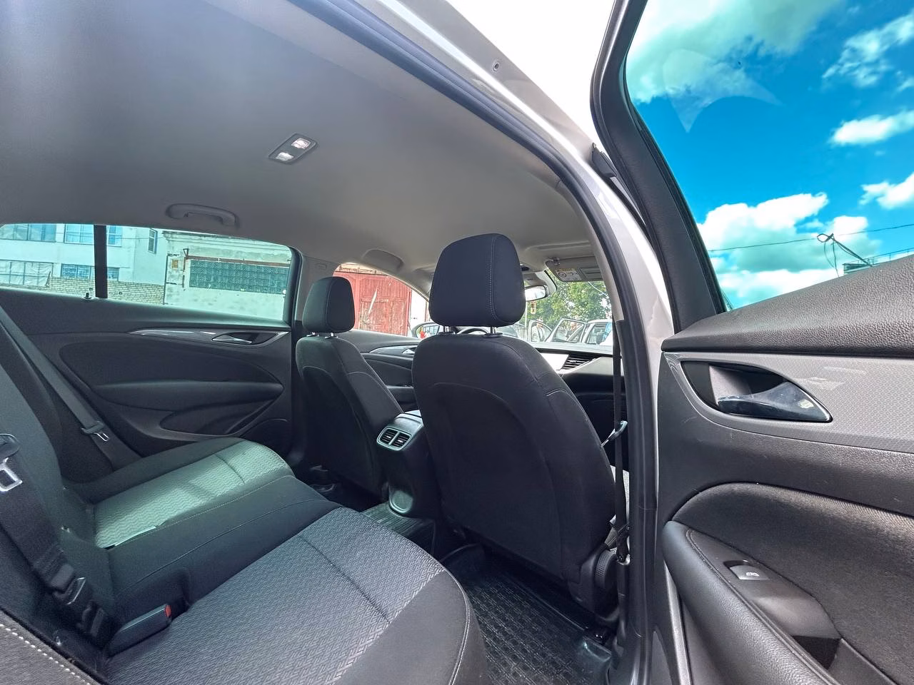 Opel Insignia фото 14