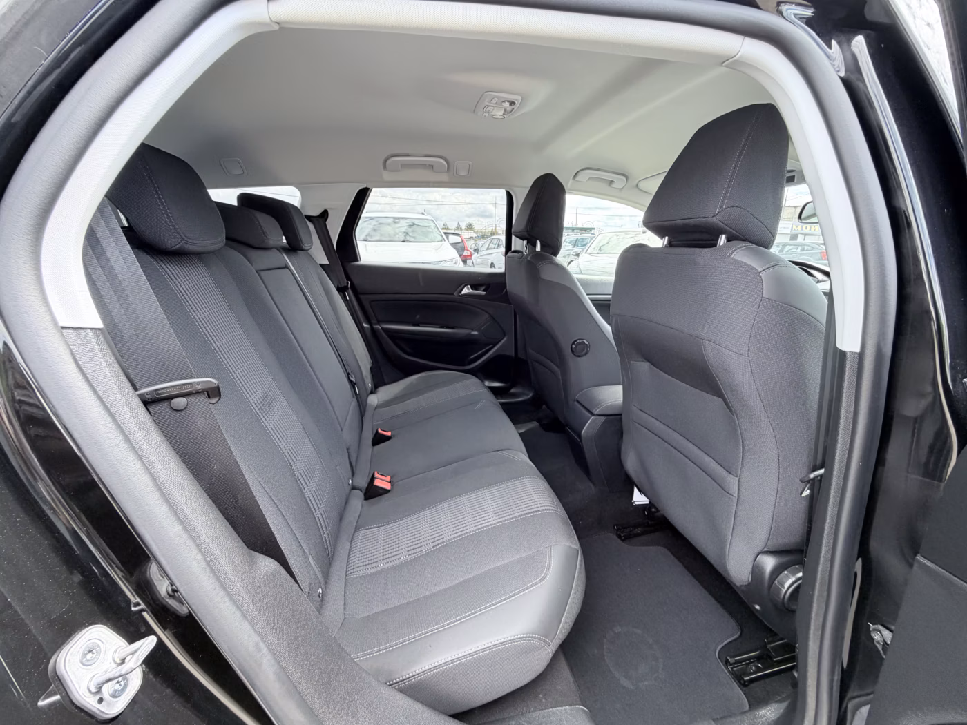 Peugeot 308 фото 9