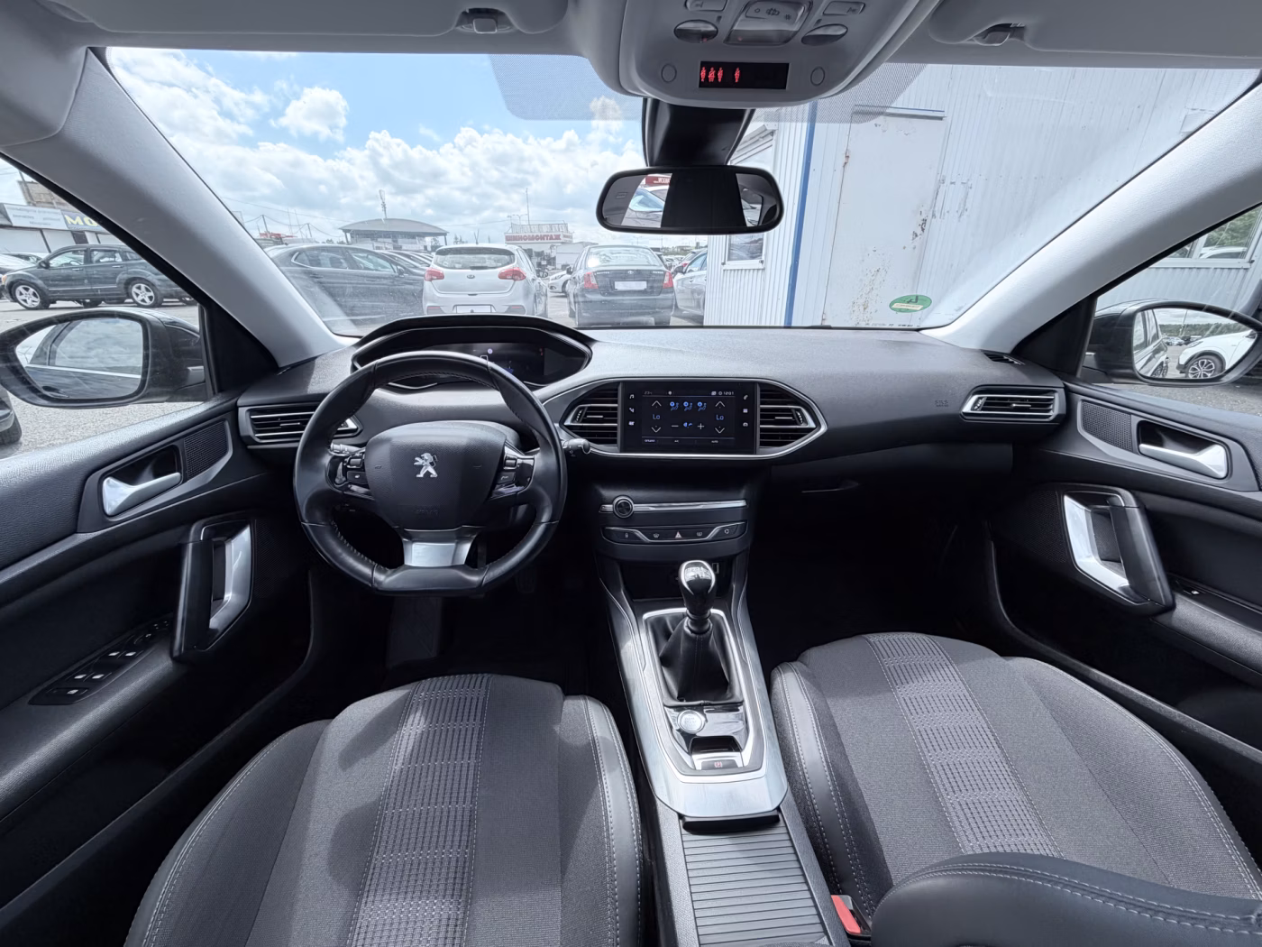 Peugeot 308 фото 10