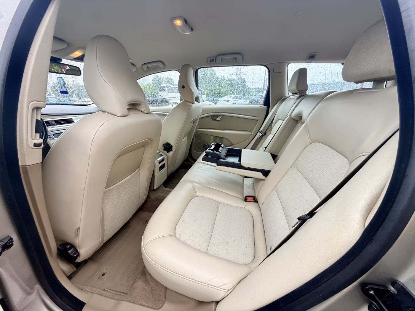 Volvo V70 фото 11