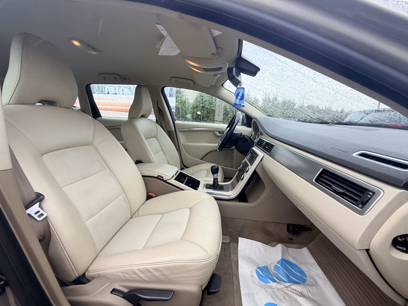 Volvo V70 фото 18