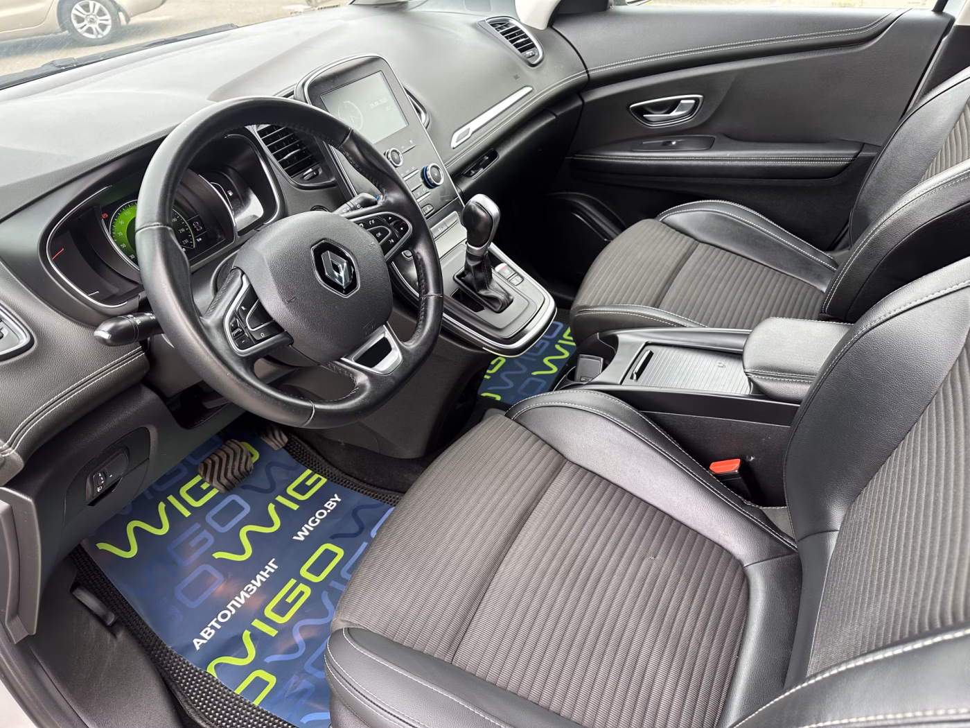 Renault Grand Scenic фото 8