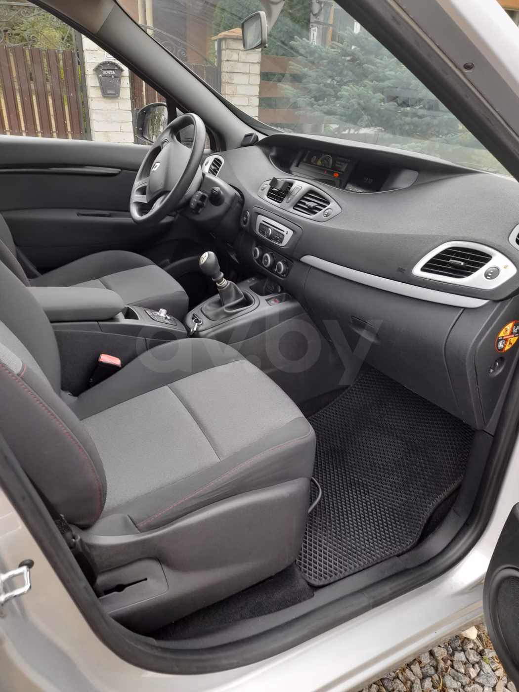 Renault Scenic фото 11