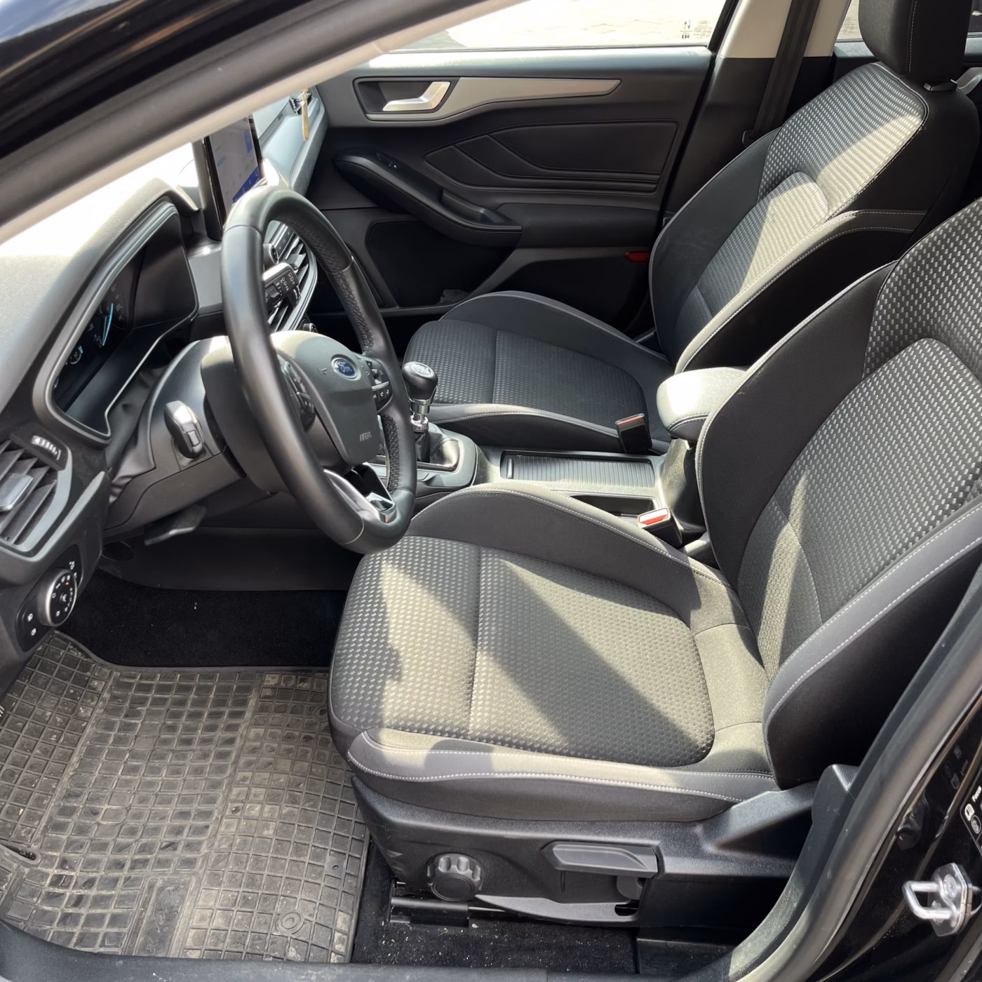 Ford Focus фото 10