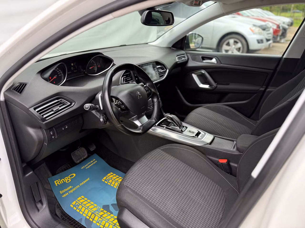Peugeot 308 фото 9