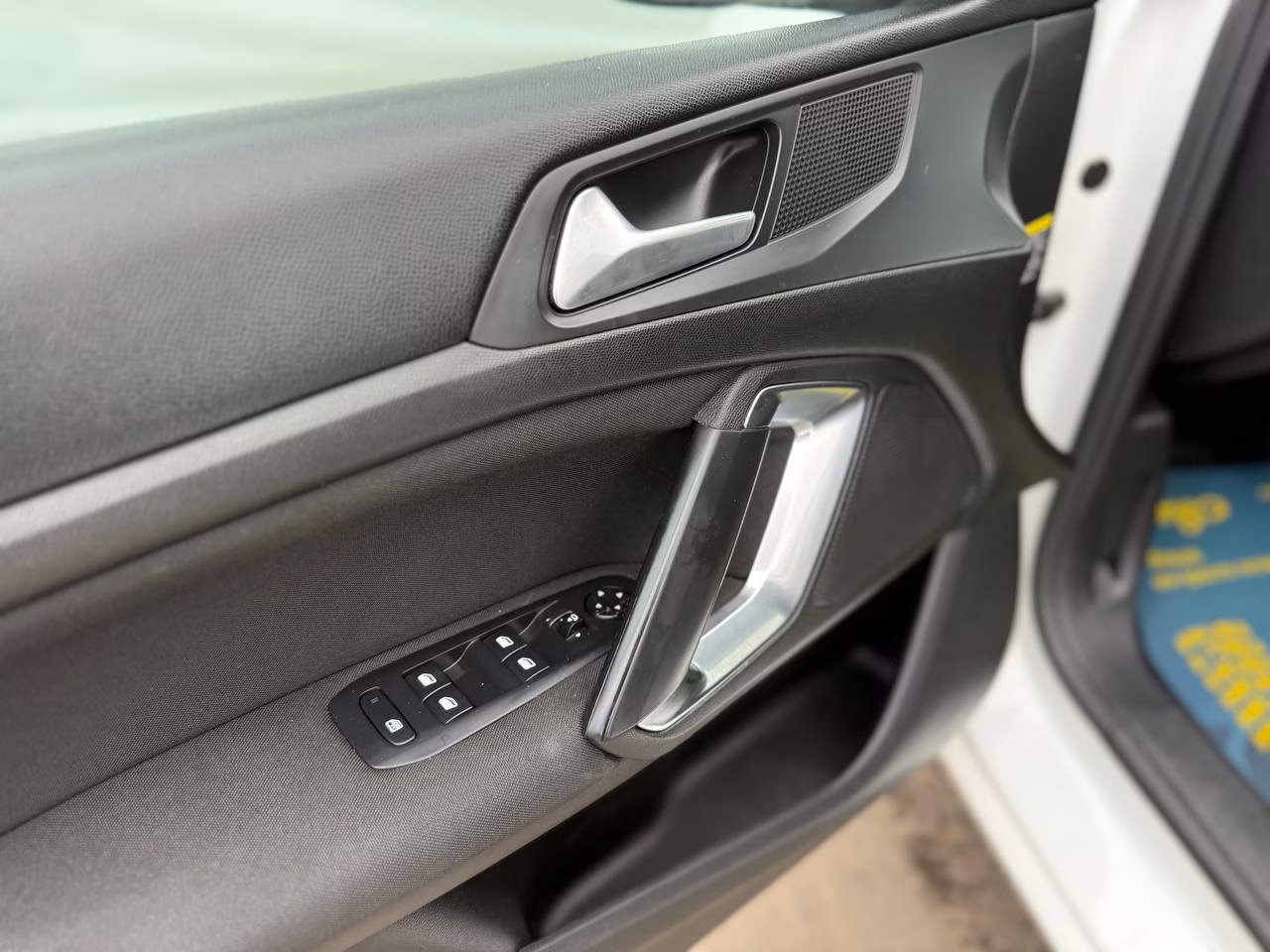 Peugeot 308 фото 10