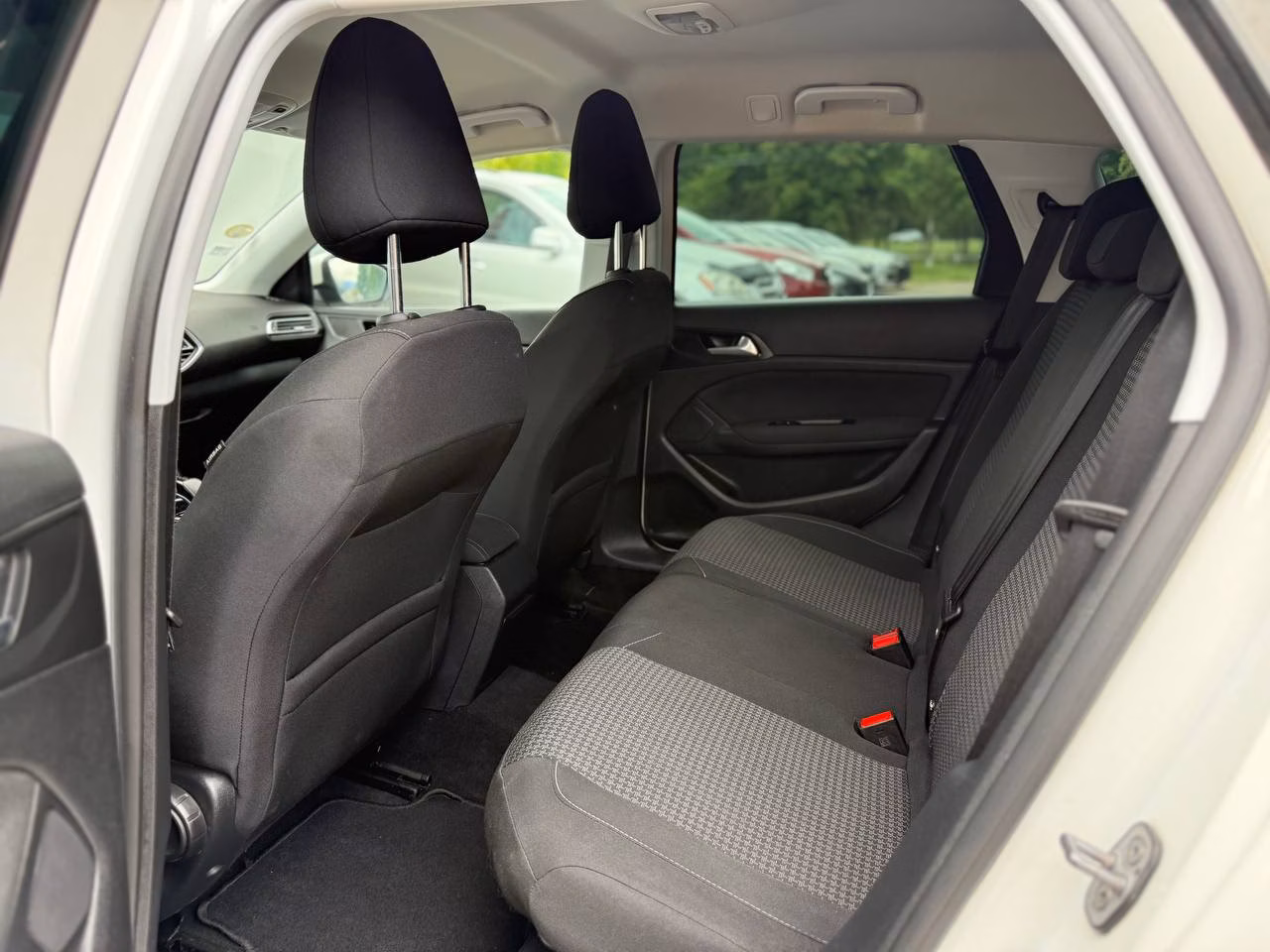 Peugeot 308 фото 14