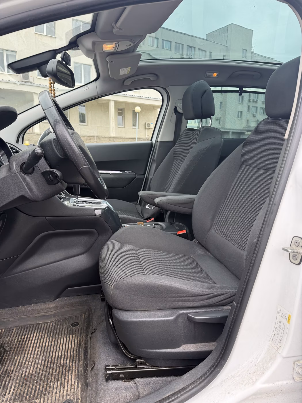 Peugeot 5008 фото 13
