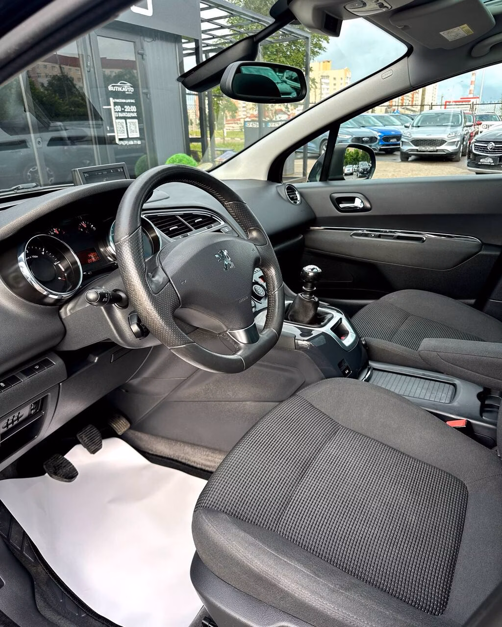 Peugeot 5008 фото 9