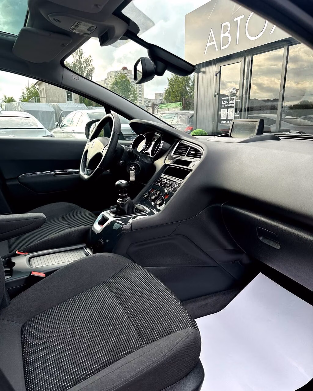 Peugeot 5008 фото 11