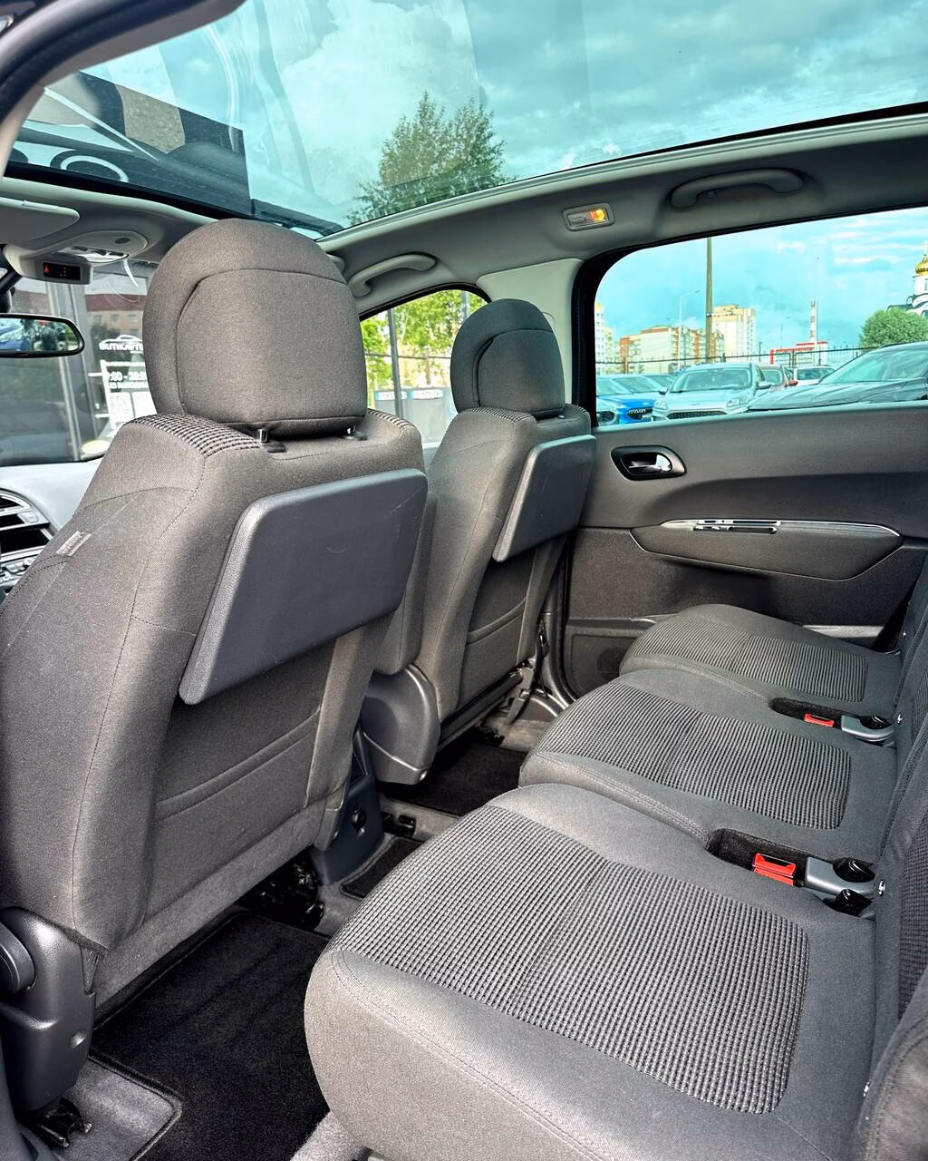 Peugeot 5008 фото 12
