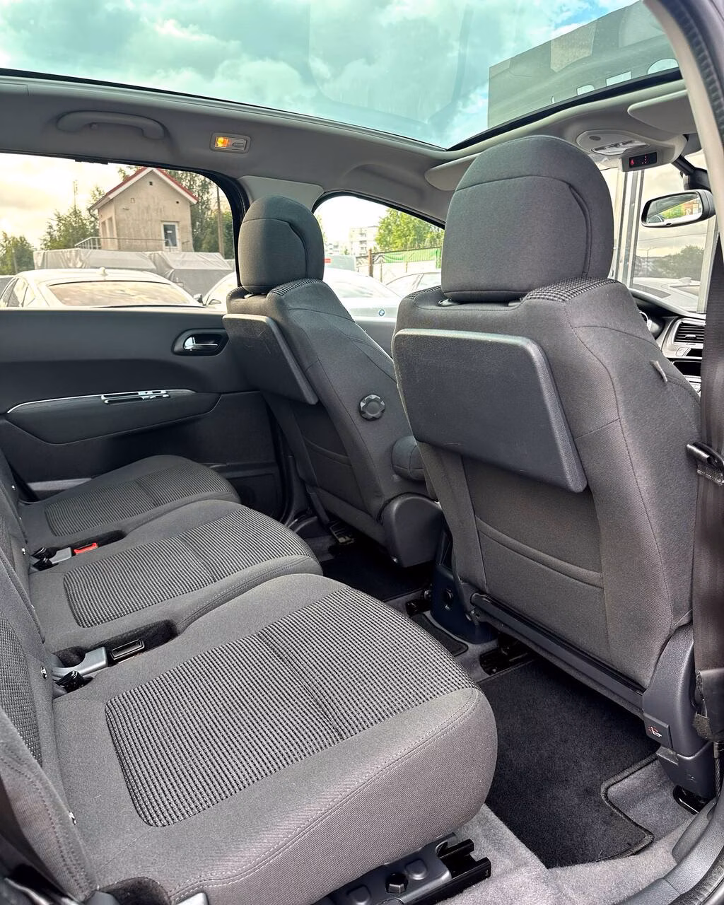 Peugeot 5008 фото 13
