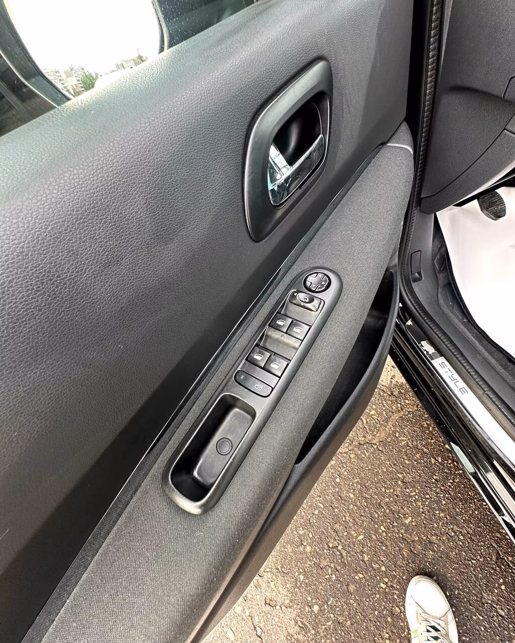 Peugeot 5008 фото 15